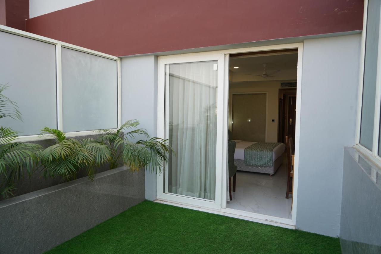 Hotel Shanti Sagar Kharar Bagian luar foto