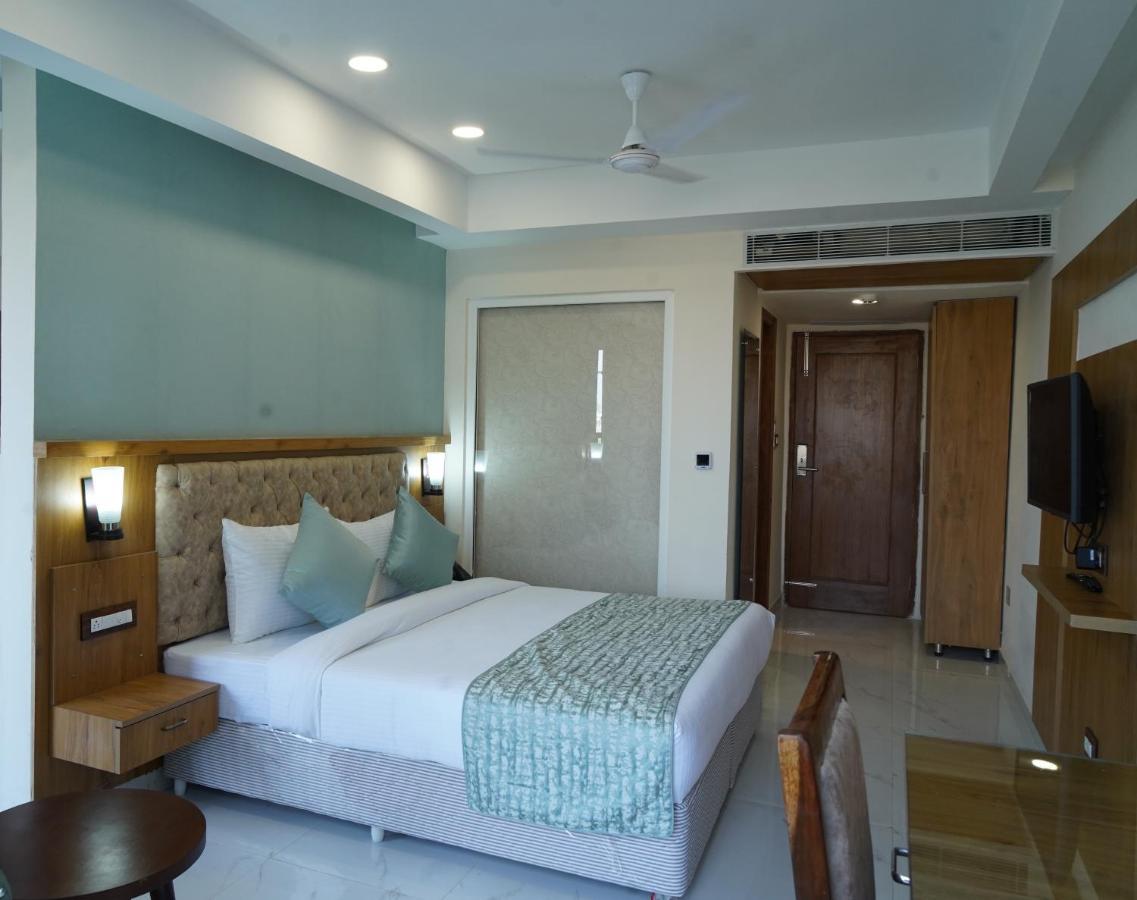 Hotel Shanti Sagar Kharar Bagian luar foto