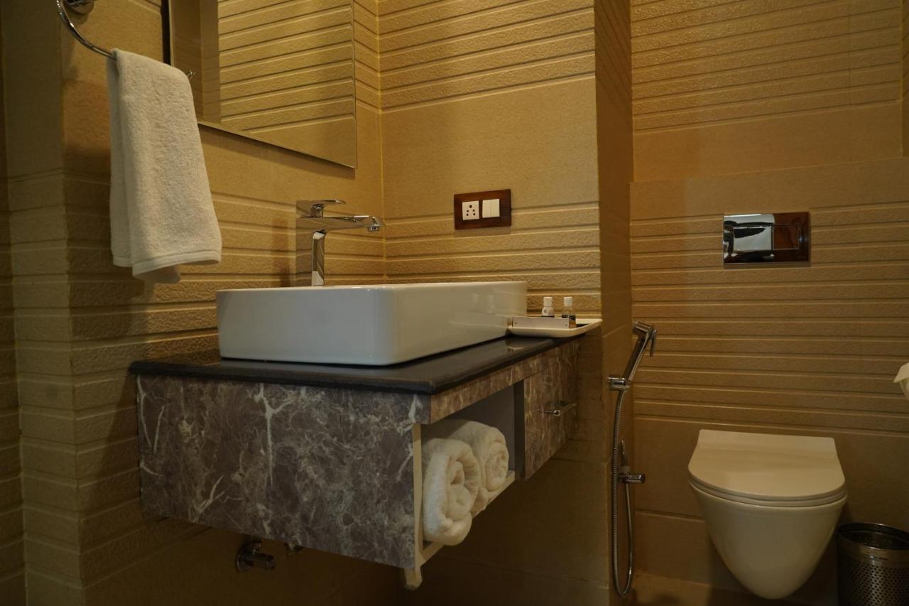 Hotel Shanti Sagar Kharar Bagian luar foto