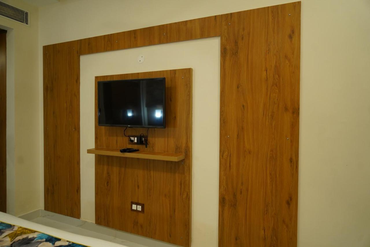 Hotel Shanti Sagar Kharar Bagian luar foto