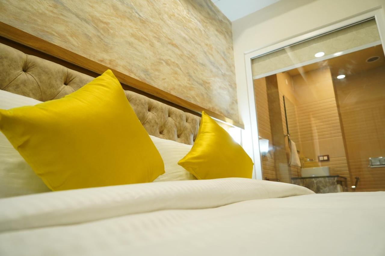 Hotel Shanti Sagar Kharar Bagian luar foto